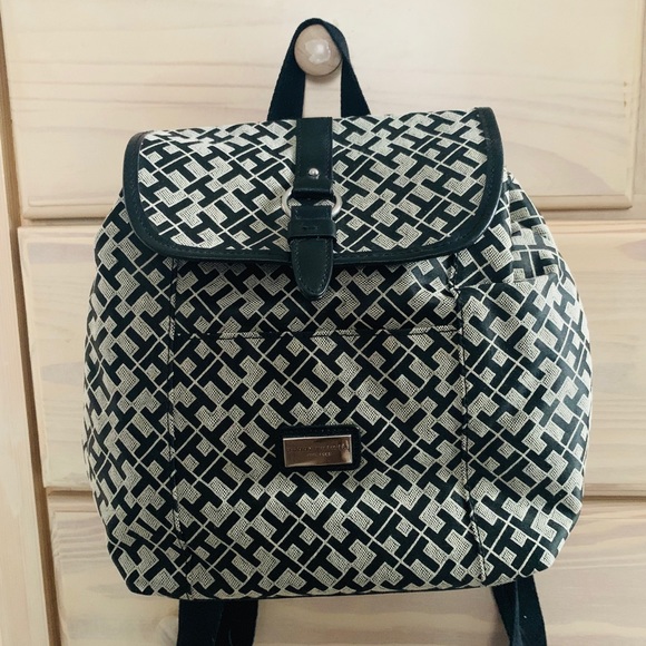 Tommy Hilfiger Backpack with Logo Design - Picture 6 of 6